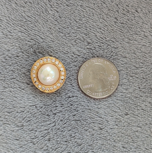 Christian Dior faux pearl vintage clip on earrings with rhinestones - Picture 8 of 15